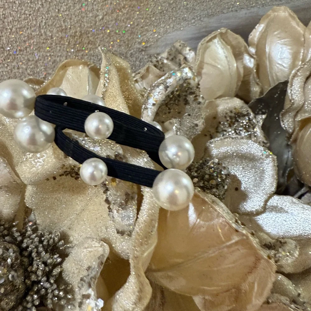 Elegant Black and White Pearl Hair Ties